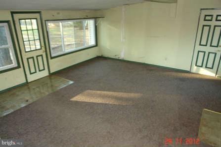 6124 Hunt Club Road Elkridge, MD 21075 - Photo 4 of 7 Family Room