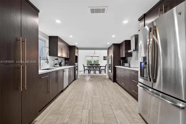 $8,999 | Central Gables, Coral Gables, FL 33134