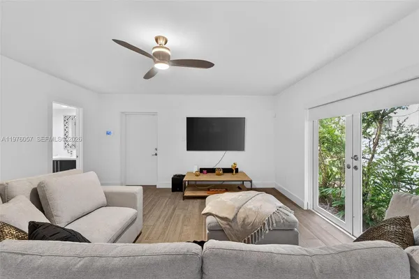 $8,999 | Central Gables, Coral Gables, FL 33134