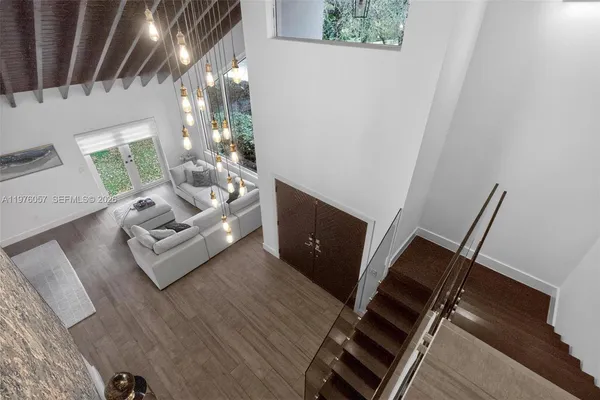 $8,999 | Central Gables, Coral Gables, FL 33134