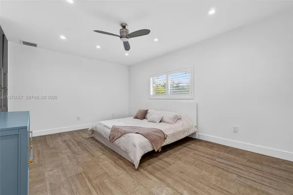 $8,999 | Central Gables, Coral Gables, FL 33134