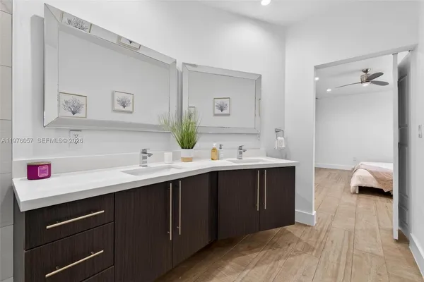 $8,999 | Central Gables, Coral Gables, FL 33134