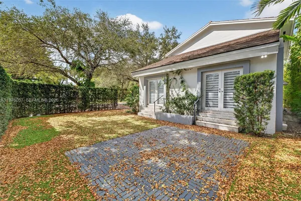 $8,999 | Central Gables, Coral Gables, FL 33134