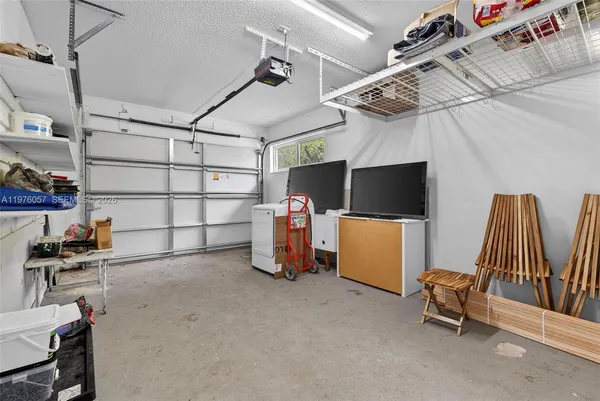 $8,999 | Central Gables, Coral Gables, FL 33134