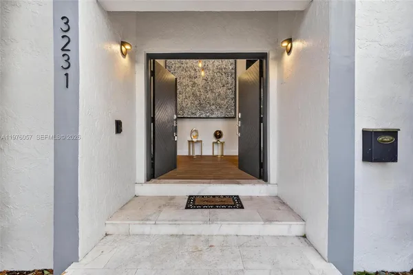 $8,999 | Central Gables, Coral Gables, FL 33134