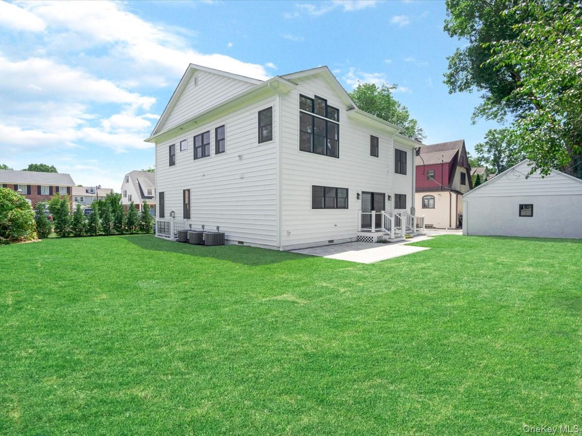 8 Brixton Road Garden City, NY 11530 - Photo 47 of 47