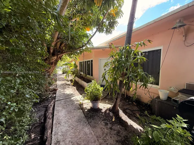 $500,000 | 1785 Calais Drive, Unit 8, Miami Beach, FL 33141