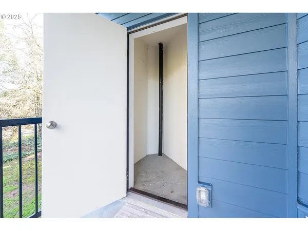 $260,000 | 8720 Southwest Tualatin Road, Unit 206, Tualatin, OR 97062