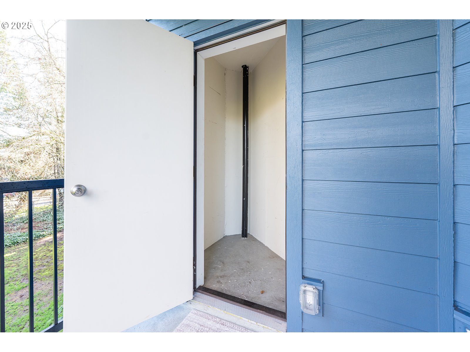 8720 Southwest Tualatin Road, Unit 206 Tualatin, OR 97062 - Photo 43 of 46