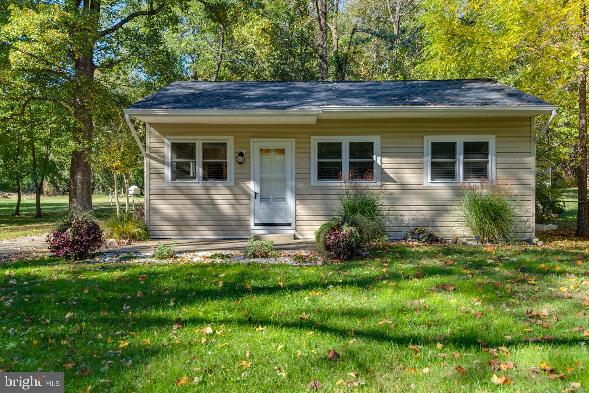 Welcome to 2870 Hambleton Rd!