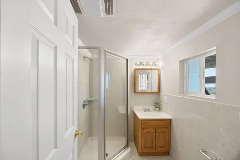 $4,588,000 | 135 Newton Drive, Burlingame, CA 94010