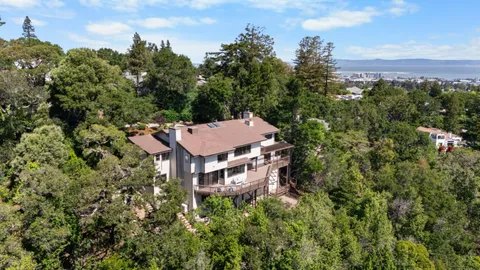 $4,588,000 | 135 Newton Drive, Burlingame, CA 94010