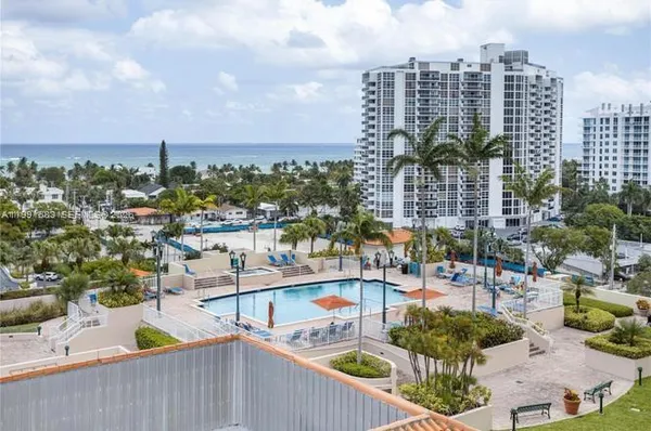 a picture of city view