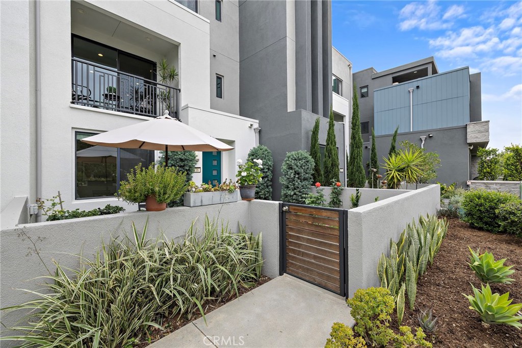 116 Epic Irvine, CA 92618 - Photo 2 of 25