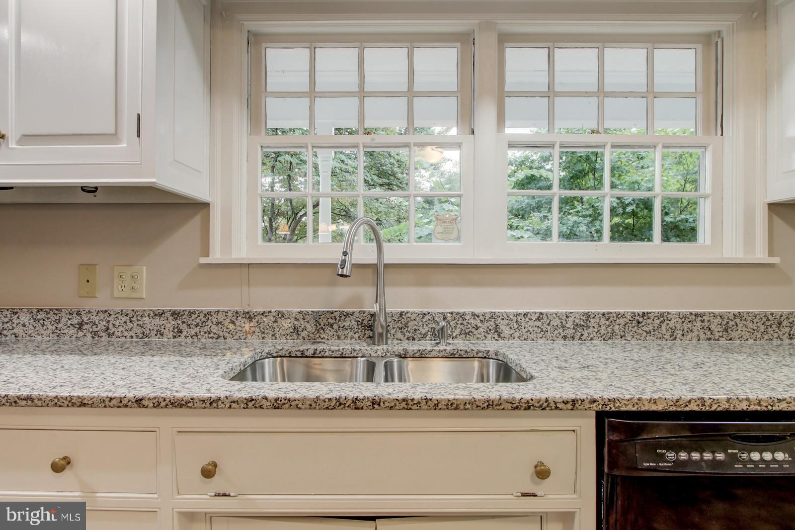 2012 Crescent Road York, PA 17403 - Photo 14 of 37