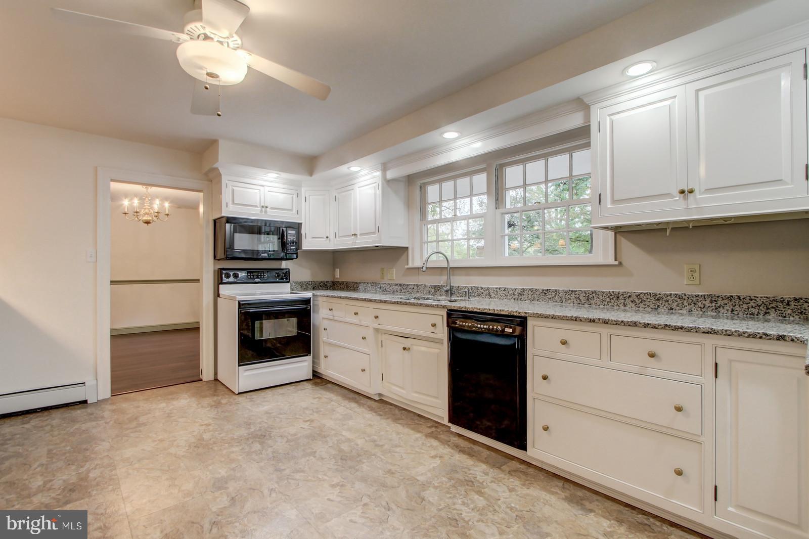 2012 Crescent Road York, PA 17403 - Photo 15 of 37
