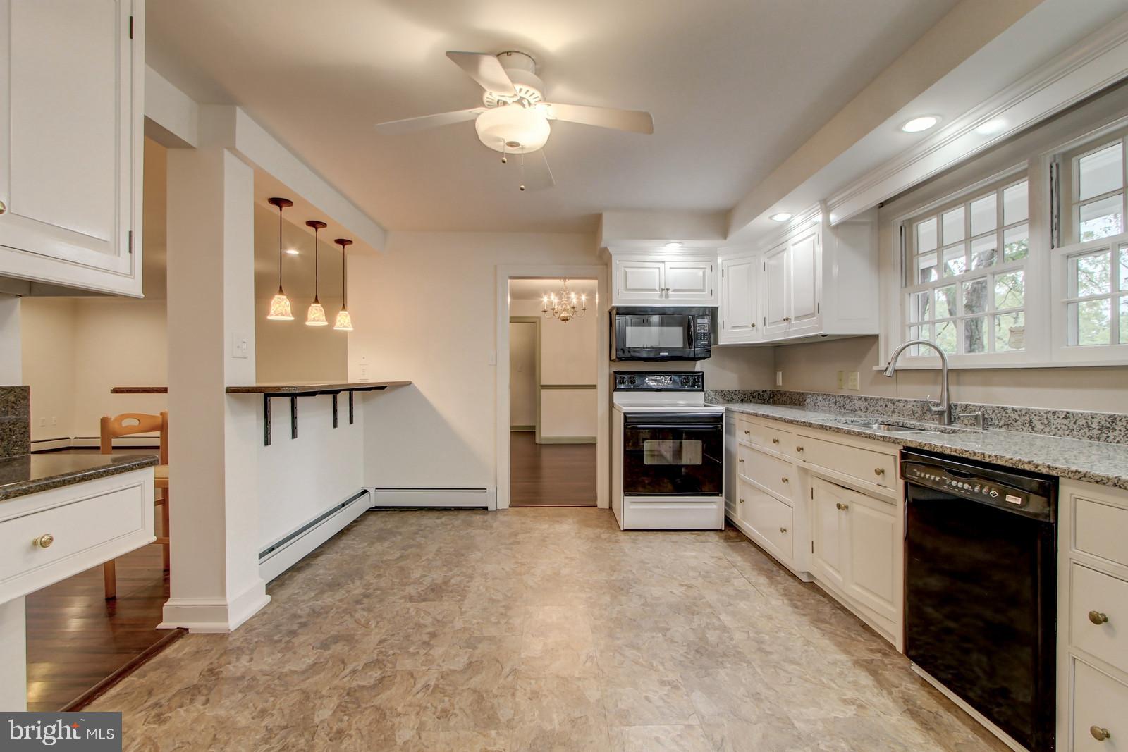 2012 Crescent Road York, PA 17403 - Photo 17 of 37