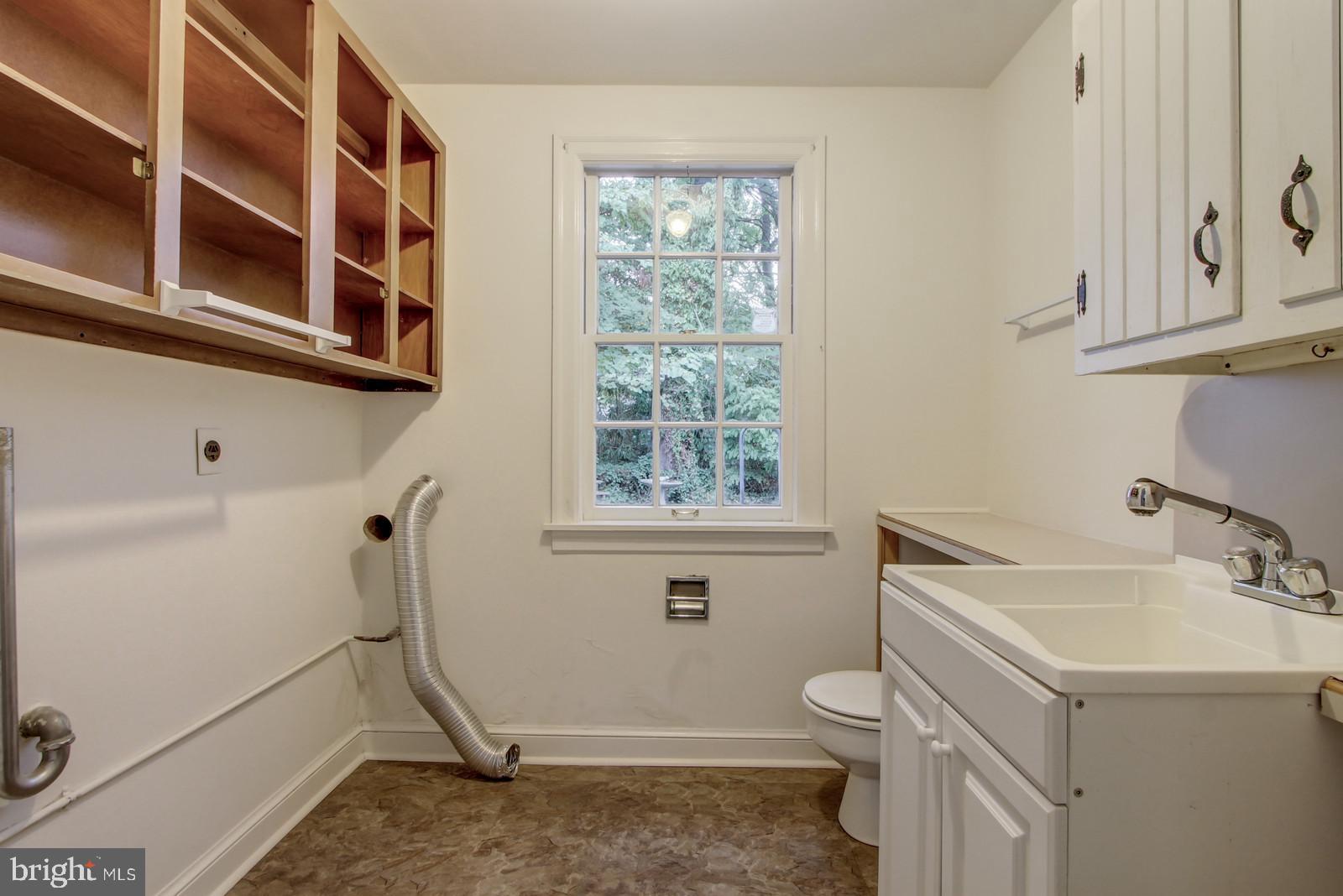 2012 Crescent Road York, PA 17403 - Photo 23 of 37