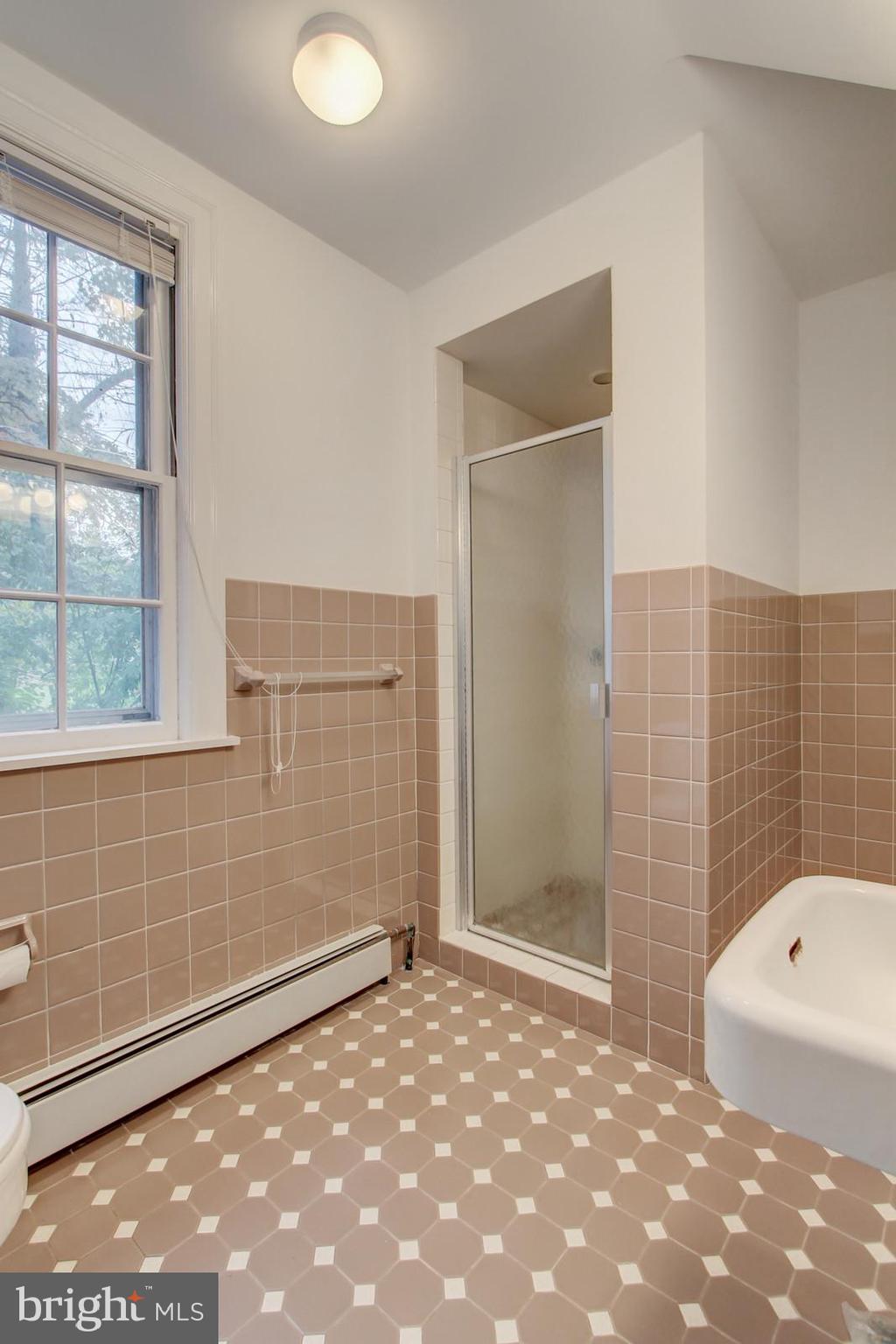 2012 Crescent Road York, PA 17403 - Photo 24 of 37