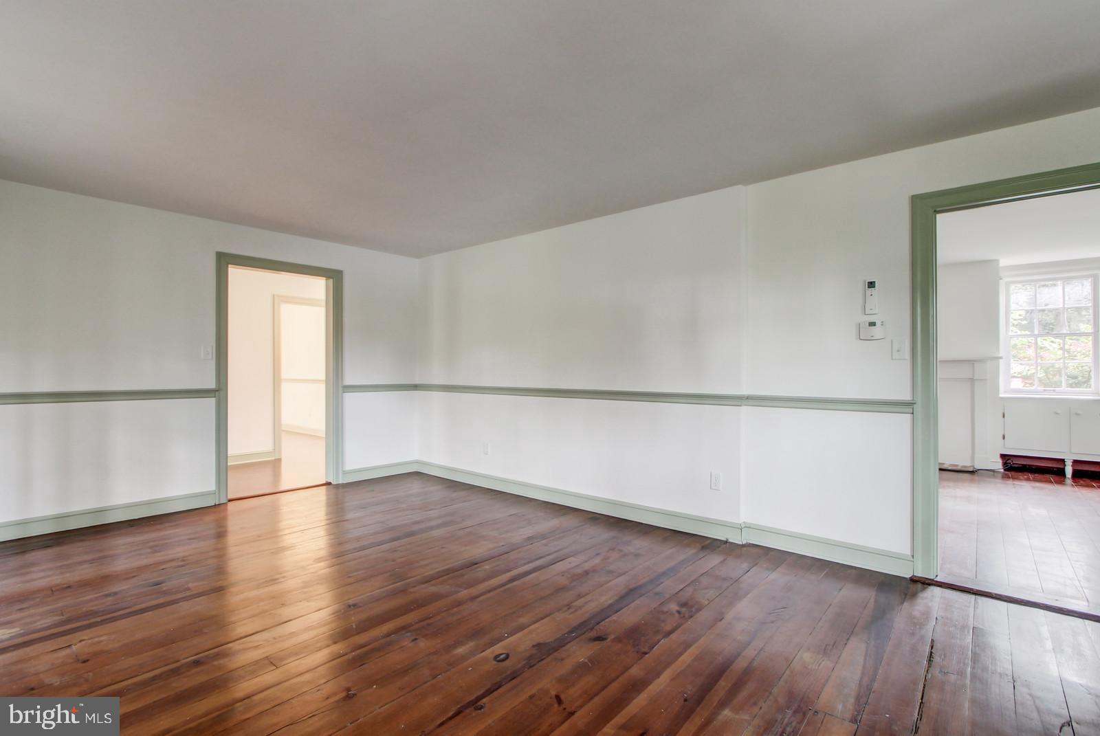 2012 Crescent Road York, PA 17403 - Photo 5 of 37