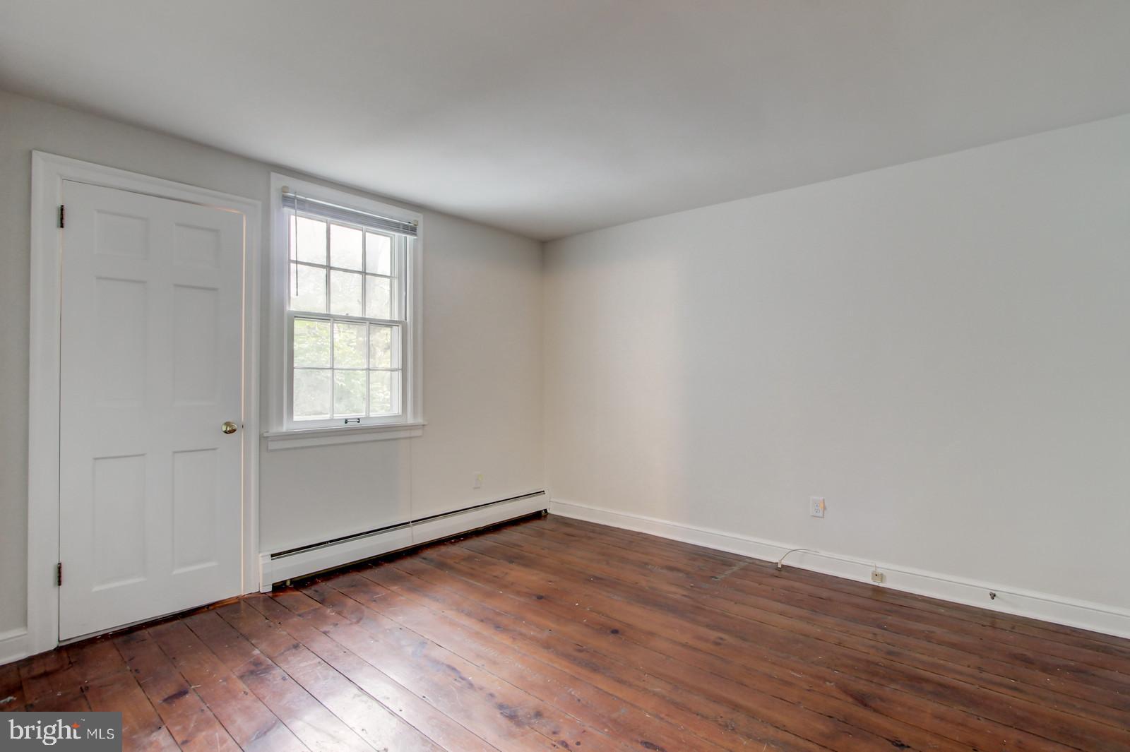 2012 Crescent Road York, PA 17403 - Photo 10 of 37
