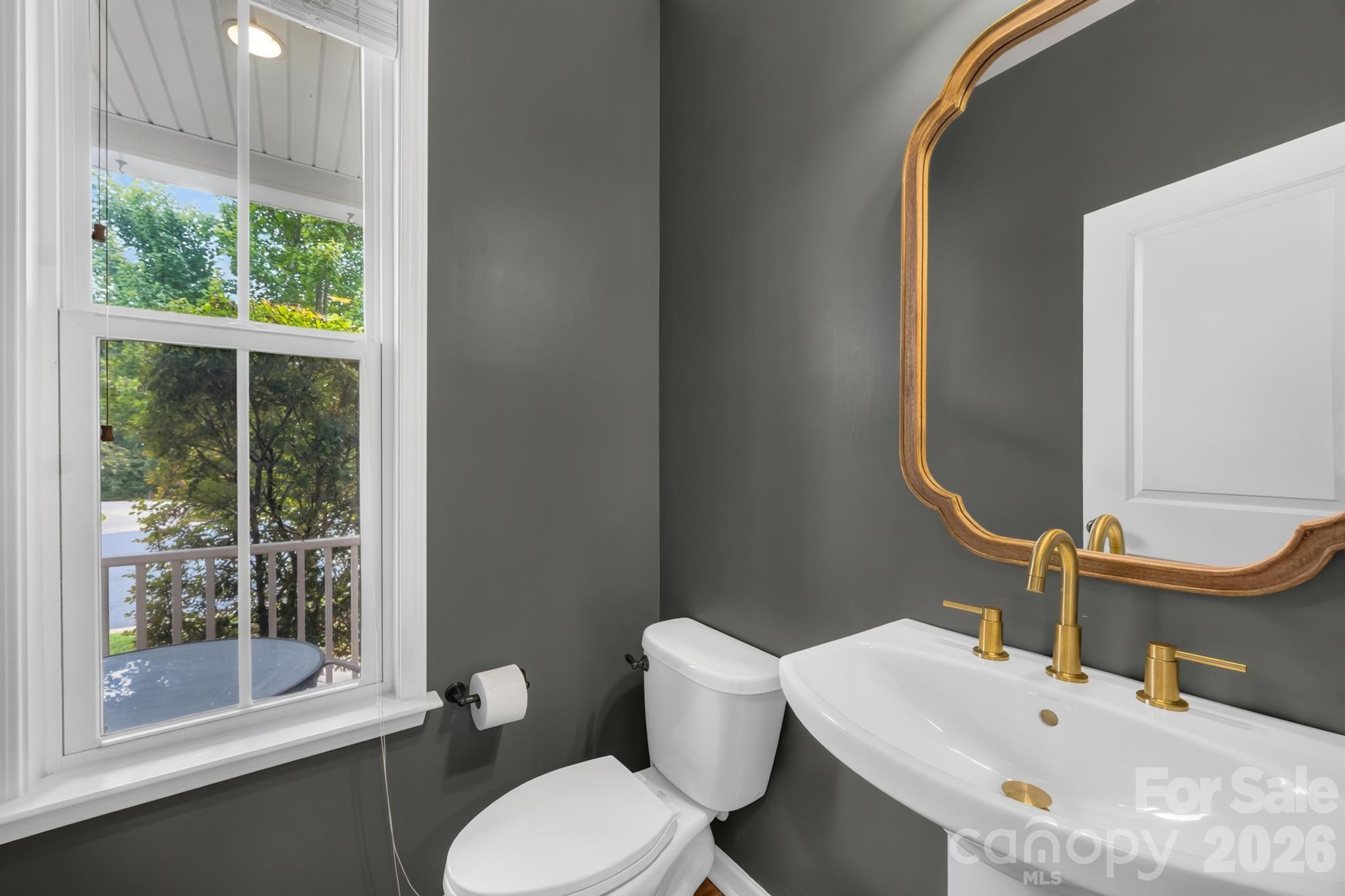 1004 Hawker Road Matthews, NC 28104 - Photo 11 of 46 Gallery Image 11