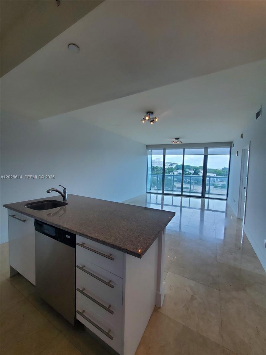 888 Biscayne Boulevard, Unit 311 Miami, FL 33132 - Photo 2 of 13
