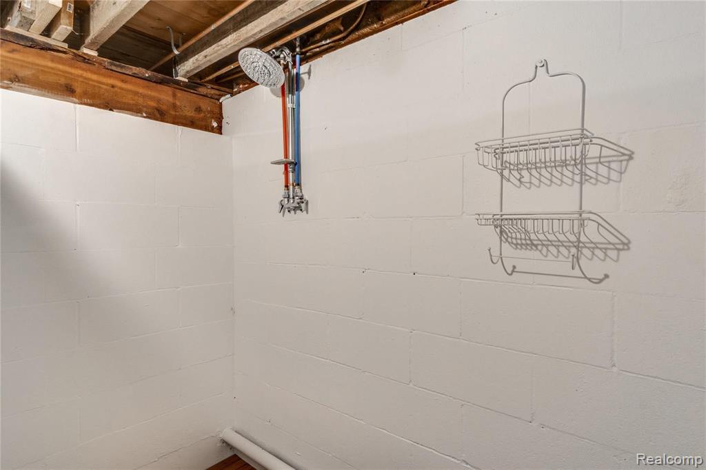 2106 Center Road Burton, MI 48509 - Photo 27 of 33