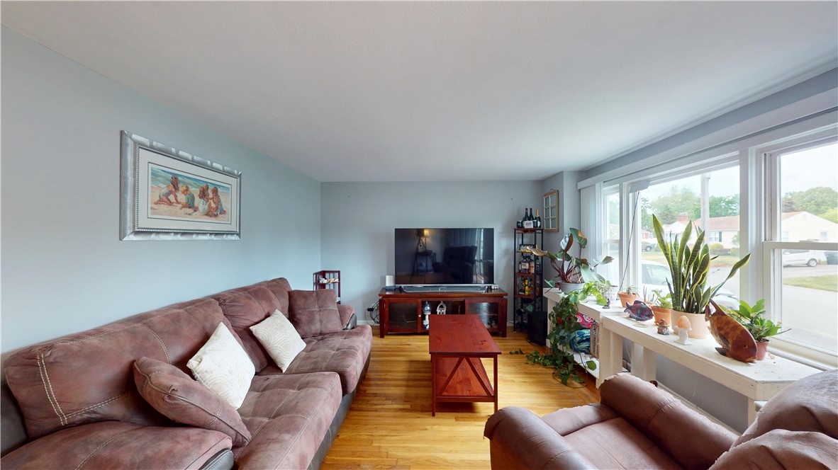 27 Amherst Road Warwick, RI 02889 - Photo 17 of 43