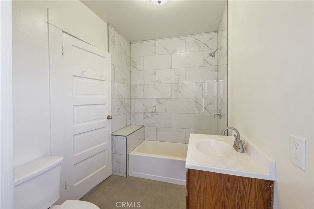 15323 Paramount Boulevard Paramount, CA 90723 - Photo 28 of 72 15329 Paramount Blvd: Home / Updated Bathroom