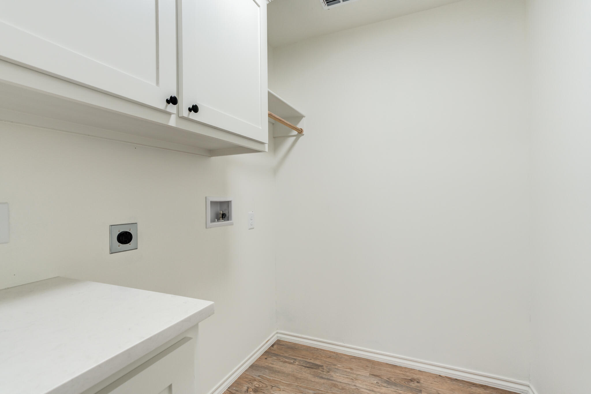 901 East Fordham Street Lubbock, TX 79403 - Photo 38 of 42 901-E-Fordham_Lubbock-TX_26_Laundry-Room