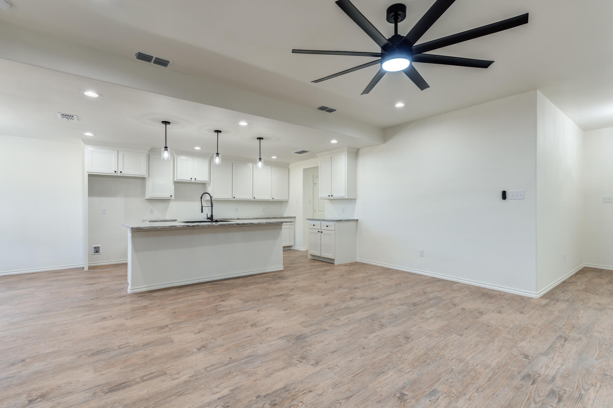 901 East Fordham Street Lubbock, TX 79403 - Photo 7 of 42 901-E-Fordham_Lubbock-TX_13_Living-Room