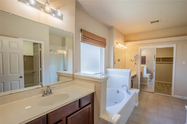 $3,600 | 2802 Silhouette Bay Drive, Pearland, TX 77584