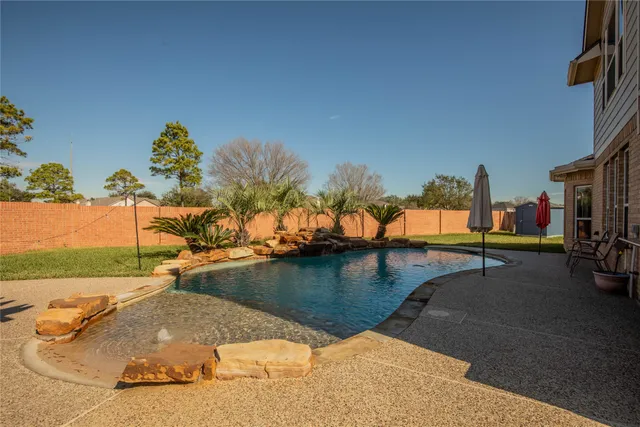 $3,600 | 2802 Silhouette Bay Drive, Pearland, TX 77584