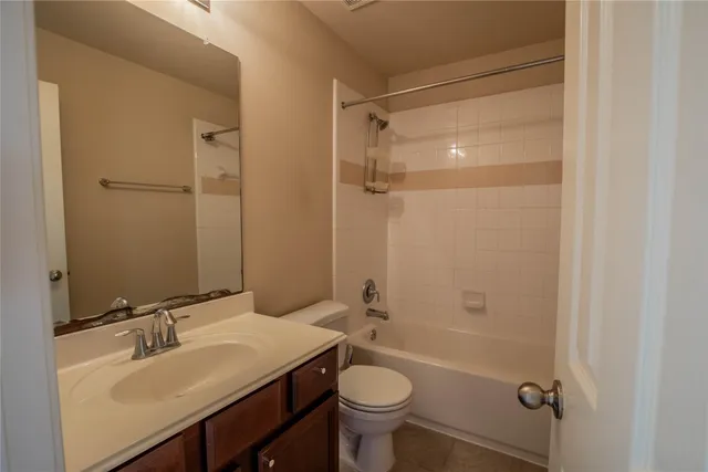 $3,600 | 2802 Silhouette Bay Drive, Pearland, TX 77584