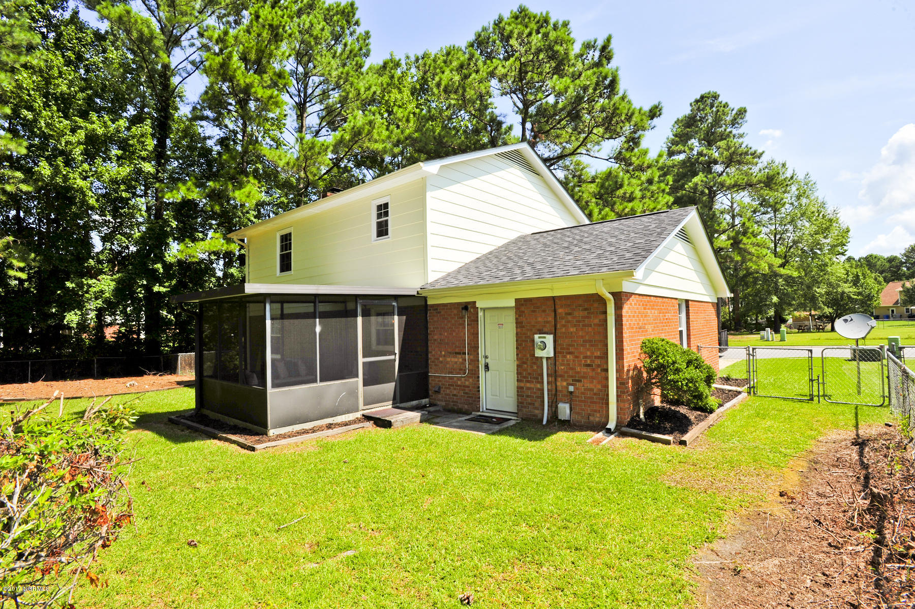 807 Shadowridge Road Jacksonville, NC 28546 - Photo 30 of 34 008 Rear Rt
