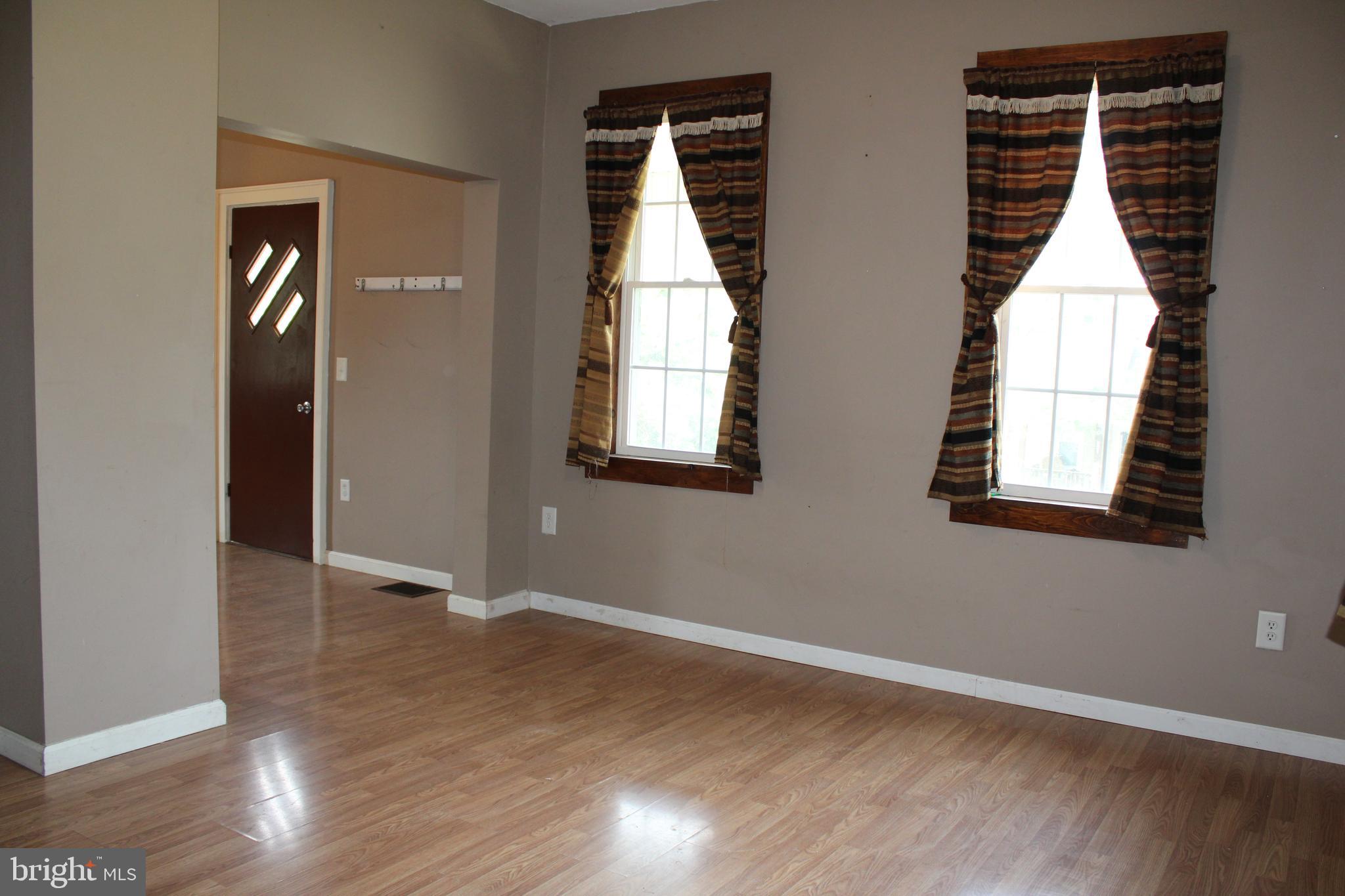 550 Winifred Road Cumberland, MD 21502 - Photo 30 of 81 Living Room View 6