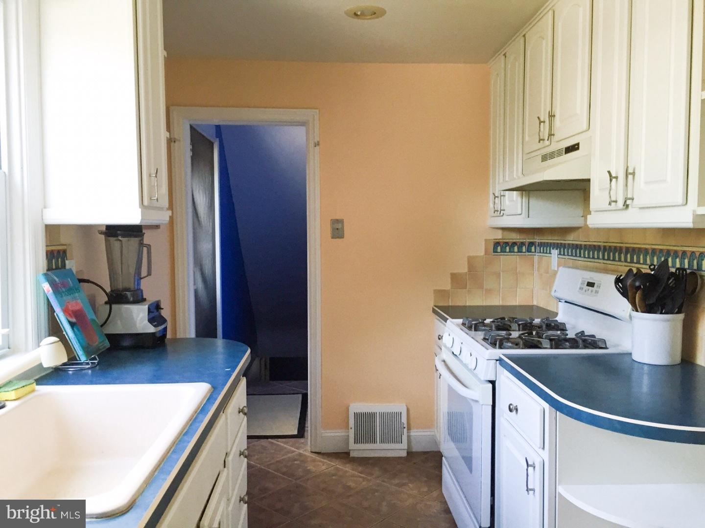 205 Pembroke Road Havertown, PA 19083 - Photo 8 of 17