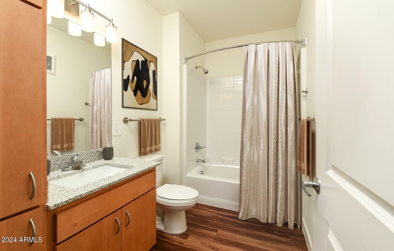 7750 West Encanto Boulevard, Unit 2 5 Phoenix, AZ 85035 - Photo 7 of 19 Bathroom