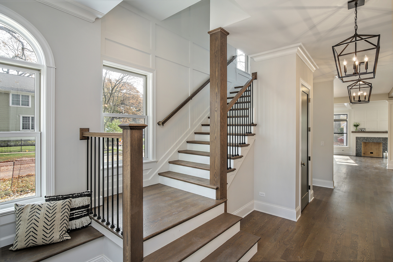 1401 Maple Avenue Wilmette, IL 60091 - Photo 11 of 46 a view of a hallway with wooden floor and windows