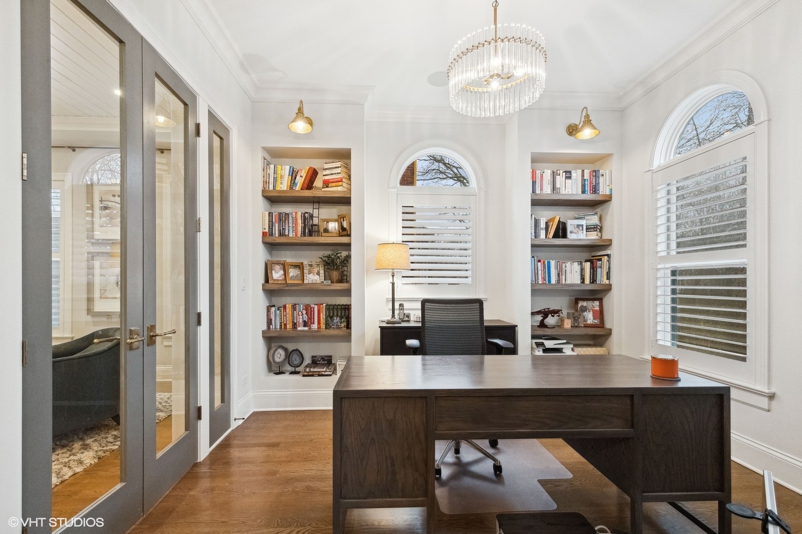 1401 Maple Avenue Wilmette, IL 60091 - Photo 23 of 46 a view of a workspace with furniture