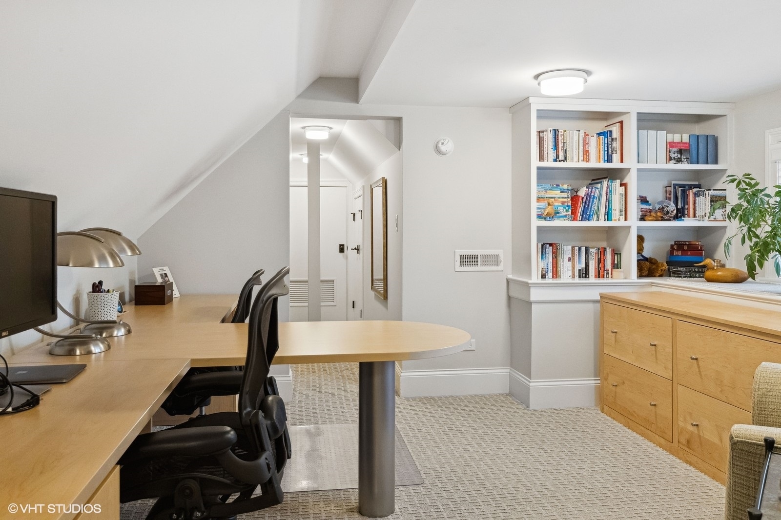 1401 Maple Avenue Wilmette, IL 60091 - Photo 34 of 46 a view of a workspace with furniture