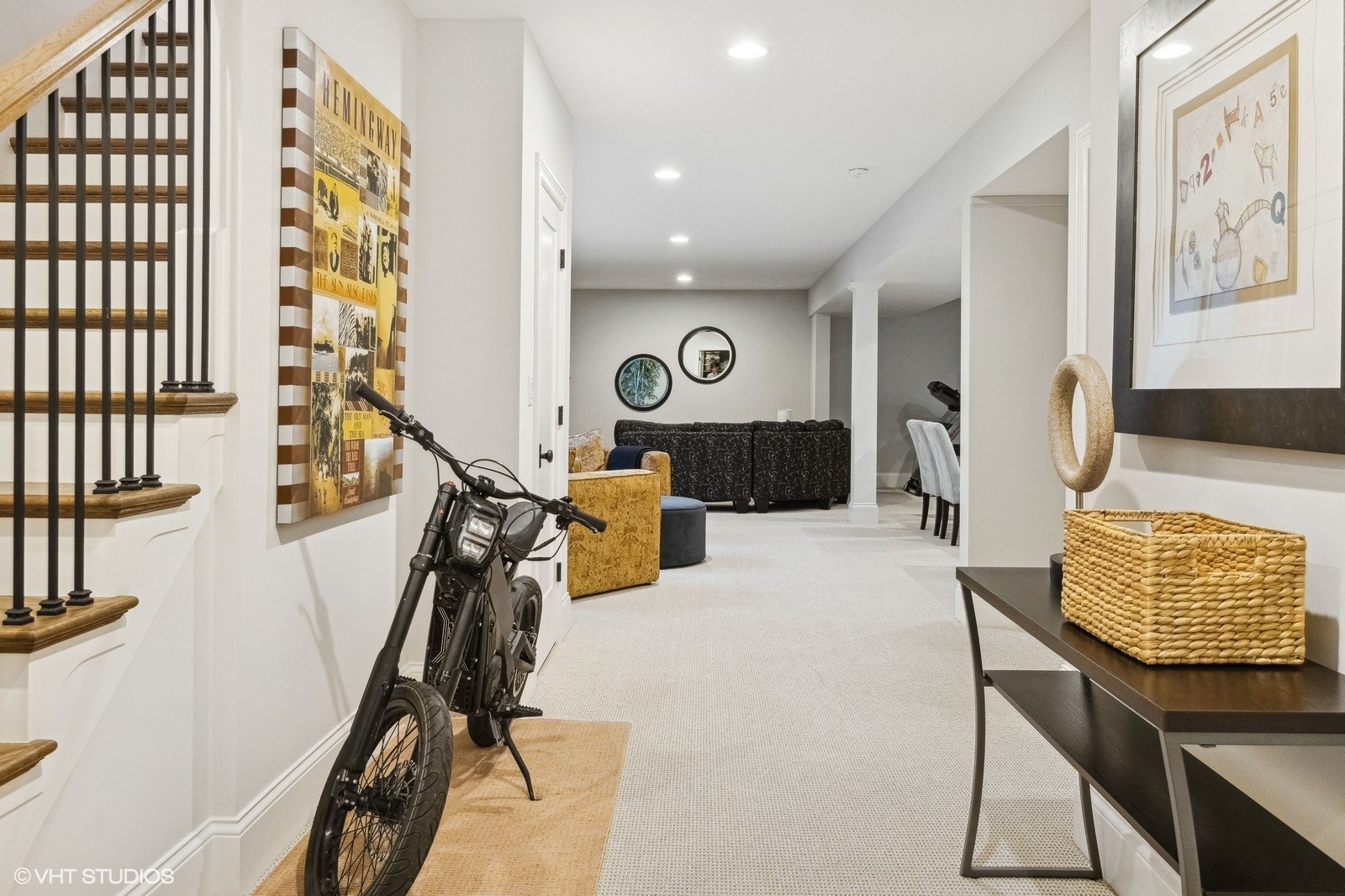 1401 Maple Avenue Wilmette, IL 60091 - Photo 38 of 46 a view of a hallway with workspace