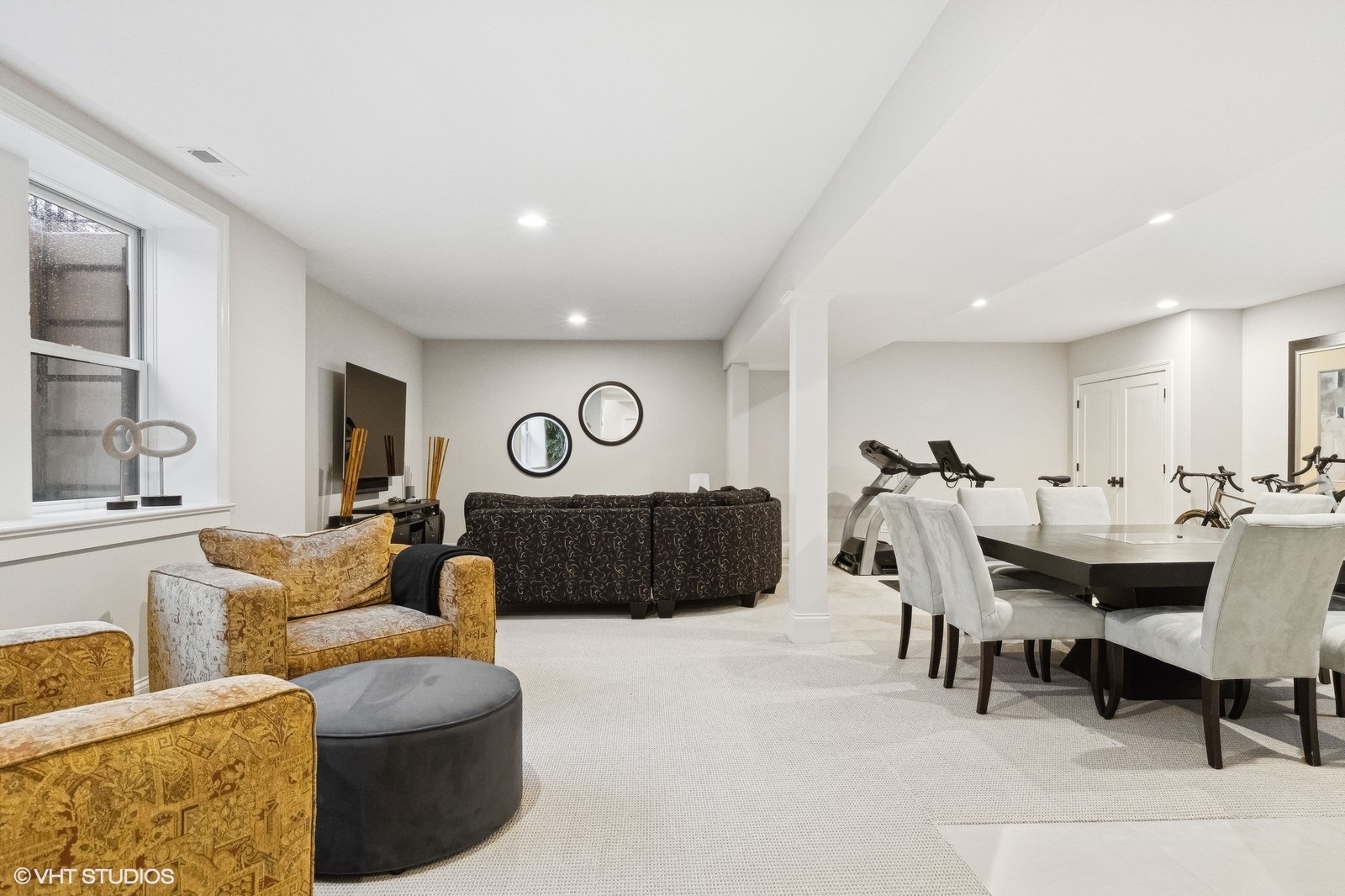 1401 Maple Avenue Wilmette, IL 60091 - Photo 39 of 46 a living room with furniture a rug and a large window