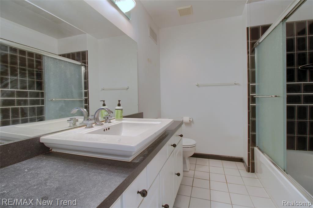 29624 Middlebelt Road, Unit 2902 Farmington, MI 48334 - Photo 23 of 29 Gallery Image 23