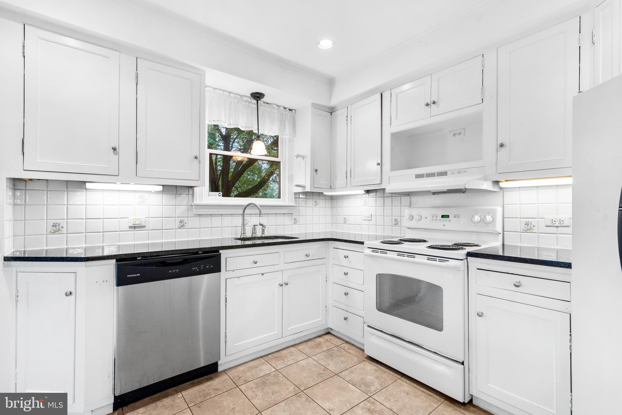 2971 Street Road Doylestown, PA 18902 - Photo 12 of 40