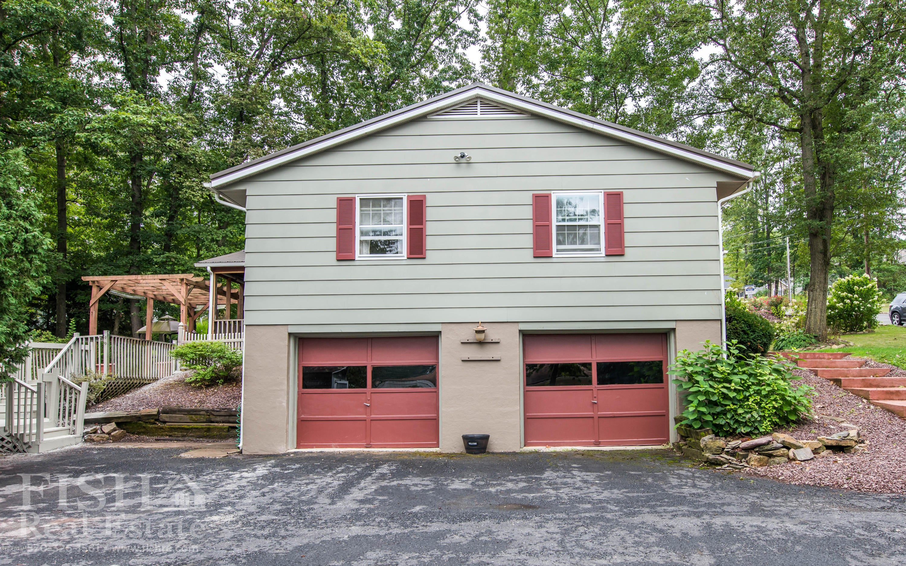 321 Spring Street Williamsport, PA 17702 - Photo 4 of 27 2 Car Garage