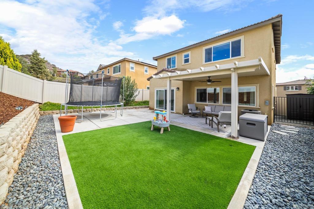 352 Misaki Way Fallbrook, CA 92028 - Photo 24 of 68