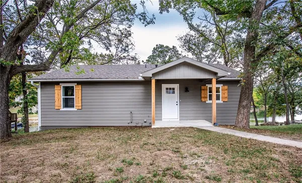 $525,000 | 337 Sugar Lake Drive, Mound City, KS 66056