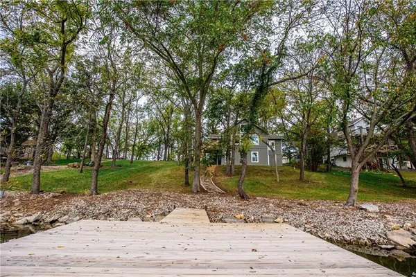 $525,000 | 337 Sugar Lake Drive, Mound City, KS 66056